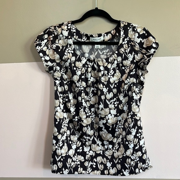 White House Black Market Tulip Floral Print Short Sleeve Blouse Size XS - Picture 1 of 6